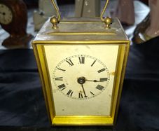 Antique French Carriage Clock Tischuhr Era Likely dating from 1880 to 1900 Material Brass Casing with a white dial and black numerals,
