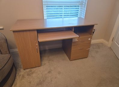Computer desk