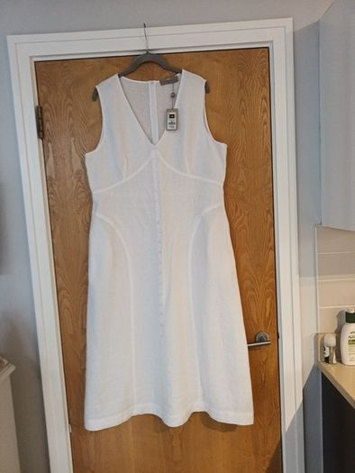 Paul Costelloe  Living White Linen Dress With 2 Hidden Side Pockets.  S.16.  B.N.W.T