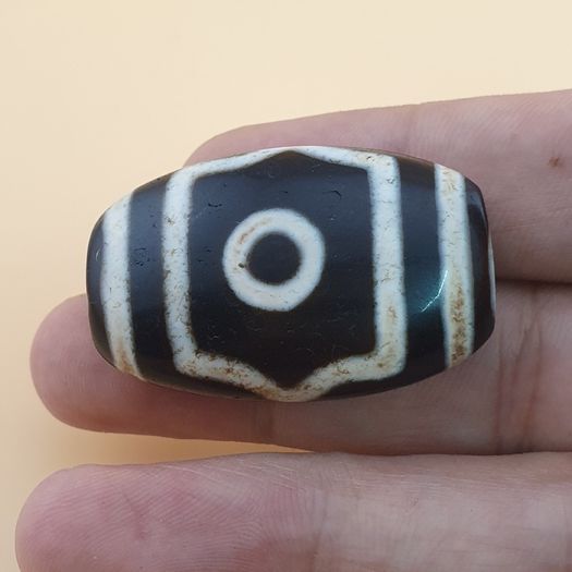 Vintage 3 Eyes Himalayan Tibetan Agate Dzi Bead Amulet