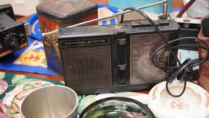 Compact Vintage 3-Band Portable Working Radio