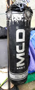 Heavy boxing bag , no rips or tears