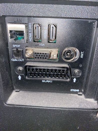 Hitachi 42 inch flatscreen with remote
