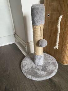 small scratching post