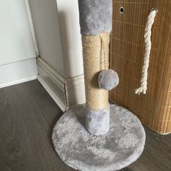 small scratching post
