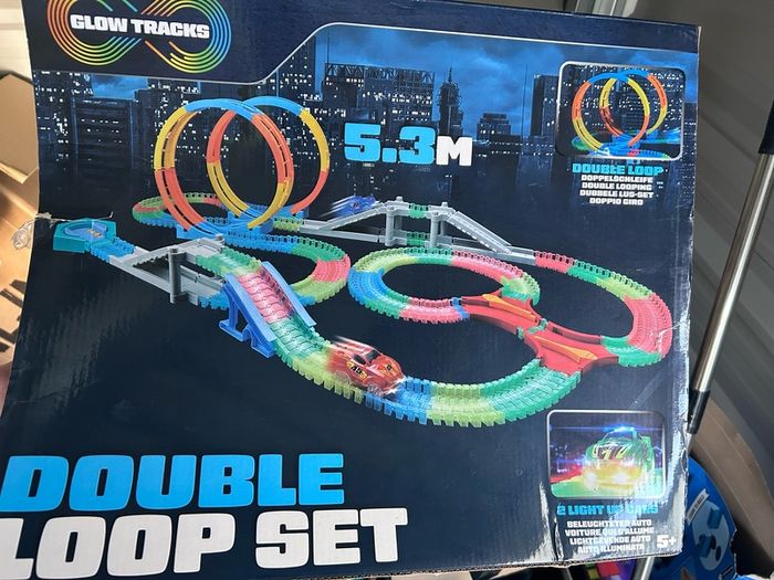 Double Loop Glow Track