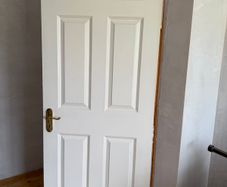 6 Matching Internal Doors 20e each or 110e for the lot. OFFERS WELCOME