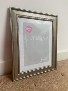 11x14" Picture frame antique gold colour