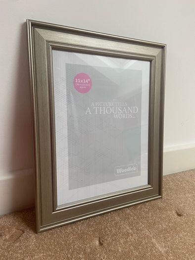 11x14" Picture frame antique gold colour