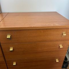 Chest of drawers