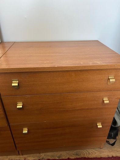 Chest of drawers
