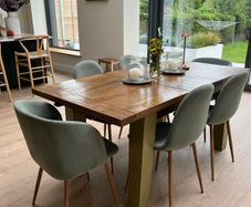 Solid oak dining table (excluding chairs)