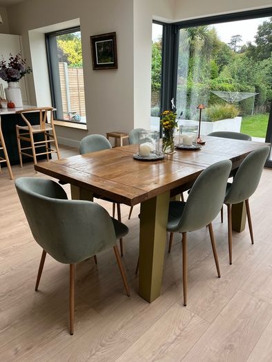 Solid oak dining table (excluding chairs)