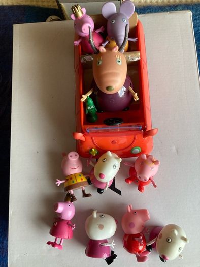 Peppa Pig Car & Characters