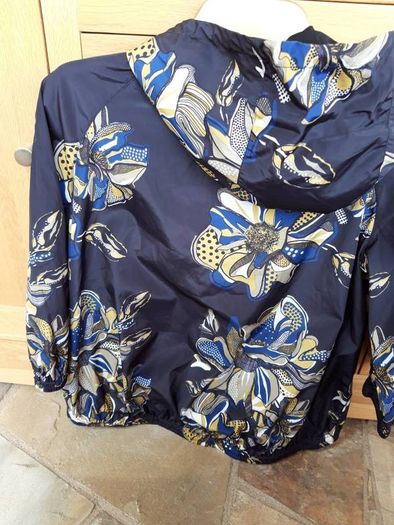 New with Tags Bosideng Ladies Polyester Rain Jacket Size S