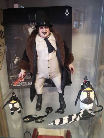 Penguin Batman Returns Danny devito