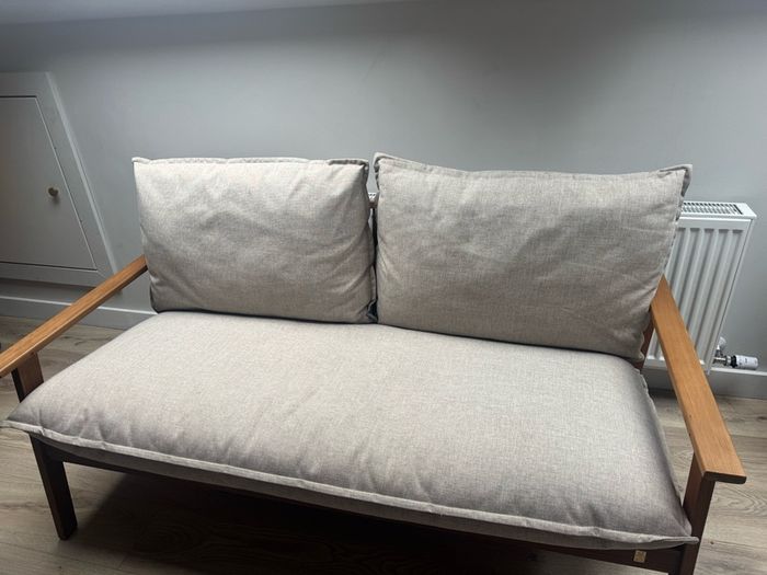 1 x 2 seater, 2 x single seaters & coffee table lounge set