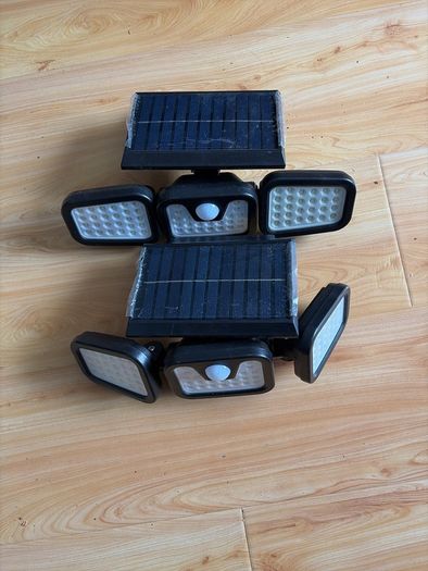 Outdoor solar lights x2