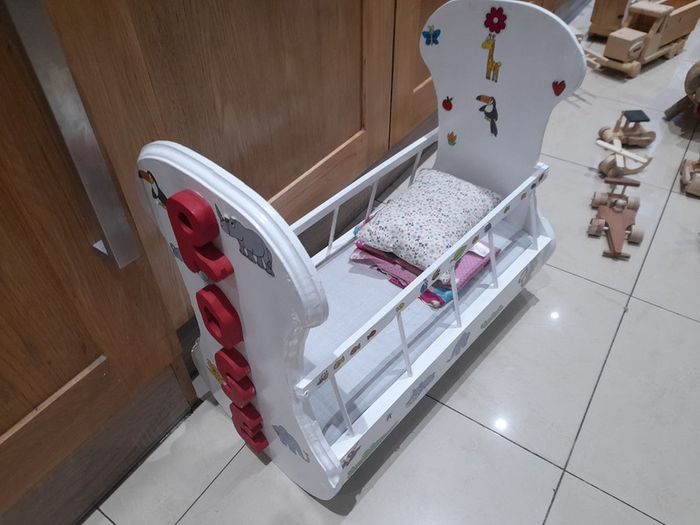 Dolls bed