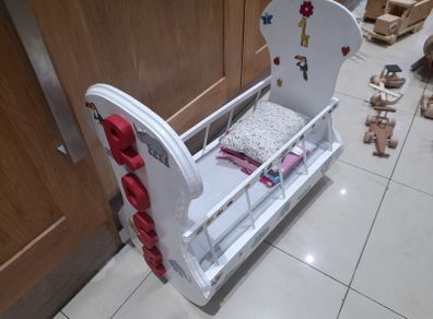 Dolls bed