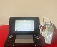 New Nintendo 3DS Black Handheld Console + Official Charger