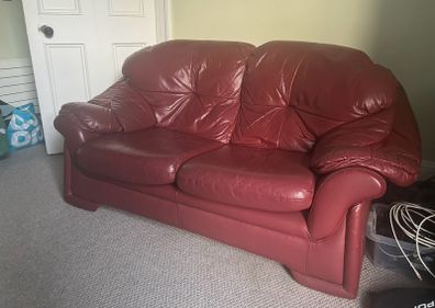 Leather couch, burgundy colour