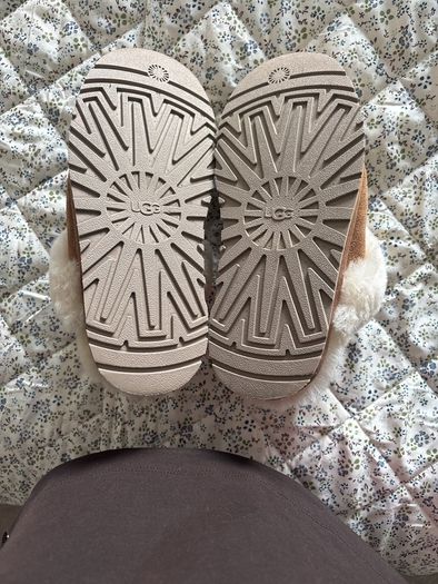 Brand New Ugg Disquette Chestnut Size 5.