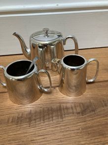 2nd set of Jug/Sugar bowl and tea pot in Silver