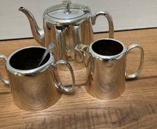 2nd set of Jug/Sugar bowl and tea pot in Silver