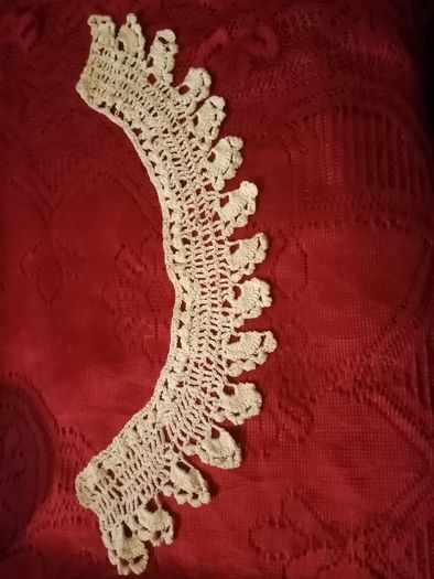 antique  Irish handmade  crochet  lace  collar
