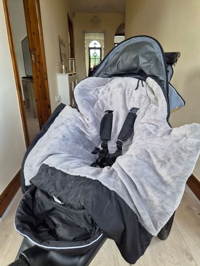 Out n about Nipper Sport V4