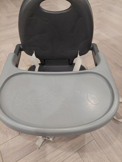 Portable booster seat for dining chair