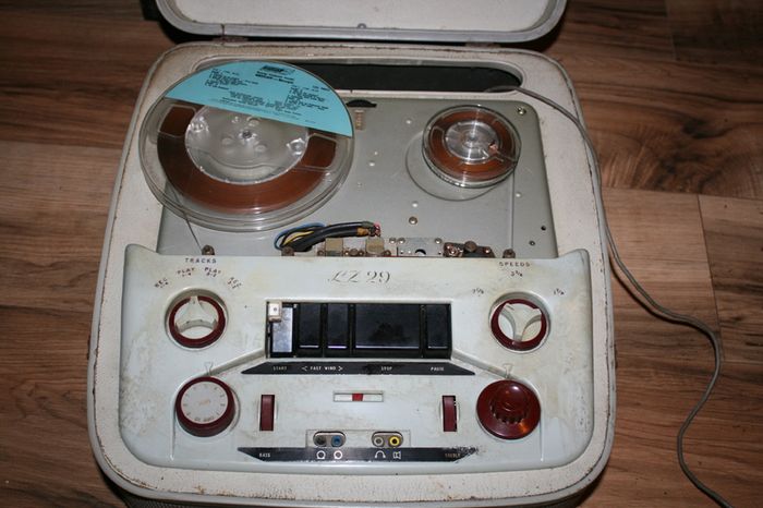 Elizabethan LZ-29 reel to reel tape recorder - in working order