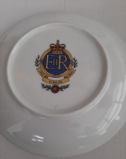 new in unopened box queen Jubilee plate