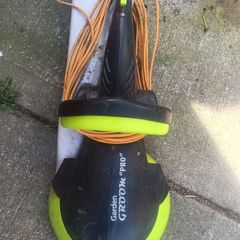 Electric hedge trimmers