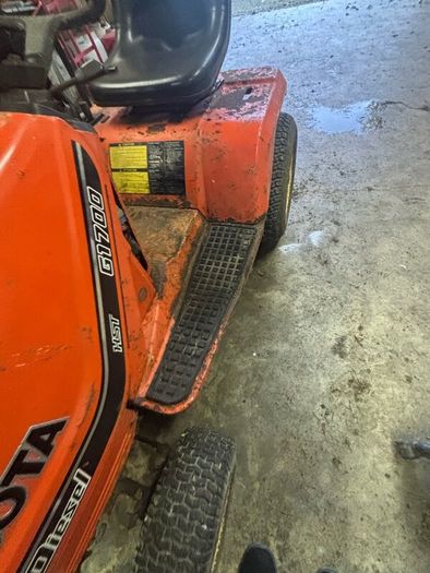 Kubota G1700 tractor only no deck