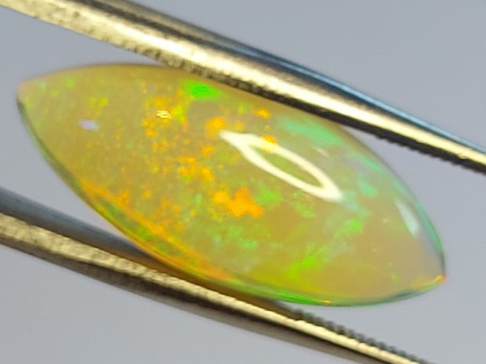 Ethiopian opal 4.19 ct pinfire pattern