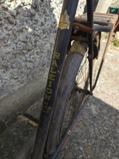 Antique Raleigh gents bike