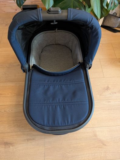 Uppababy V2 Buggy and Bassinet