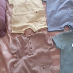New baby rompers from Next .4 pack size 0 to 3 months .Plus new dungareens from M.and S .Size 3/ 6months .15 euro the lot