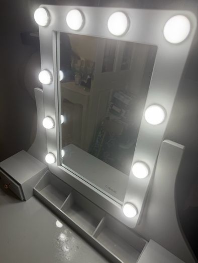 vanity table