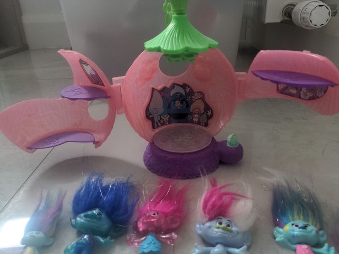 Troll set