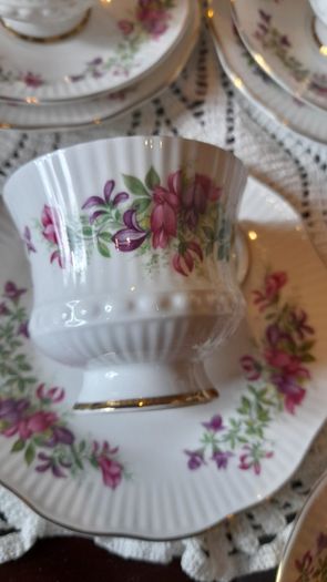 Vintage "Elizabeth " fuchsia tea set