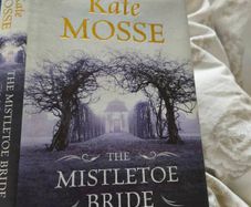 The Mistletoe Bride &other haunting tales by Kate Mosse