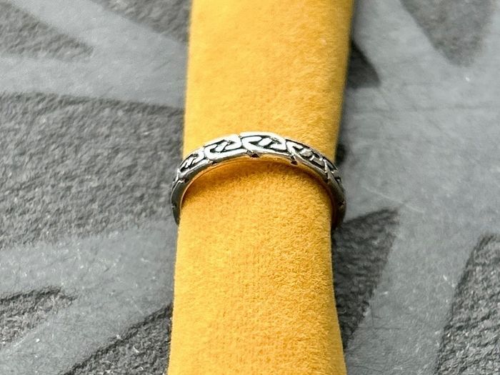 Sterling silver Celtic design ring size K or 5.5