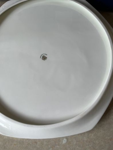 Royal Tara 2?Hexagonel Cake plates as New