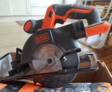 Black and Decker Cordless circular Saw