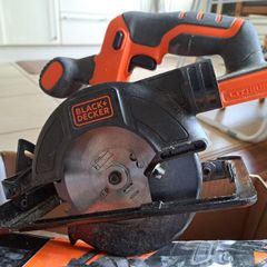 Black and Decker Cordless circular Saw