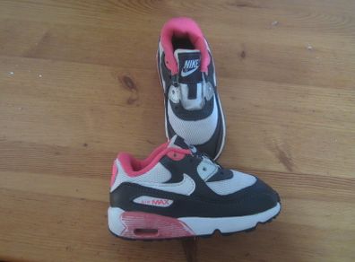 NIKE   size 6.5      euro 23.5