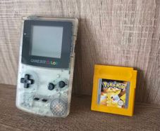 Nintendo Gameboy Colour + Pokemon Yellow